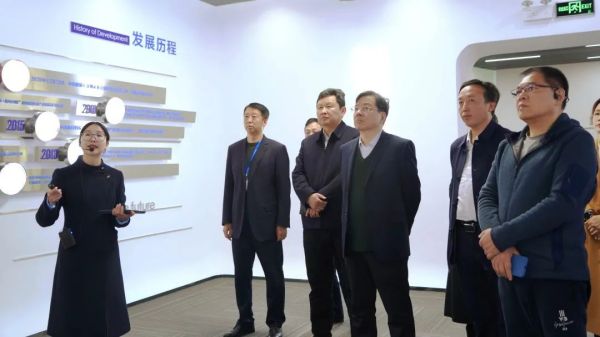 湖南省政協(xié)副主席、省工商聯(lián)主席張健一行到中偉寧鄉(xiāng)產(chǎn)業(yè)基地考察