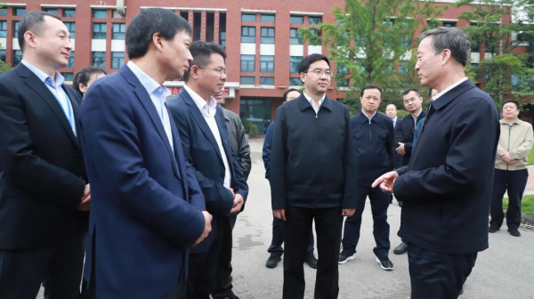 科技立企 | 貴州省政協主席趙永清寄語中偉：堅定科技創新，助力企業做大做強